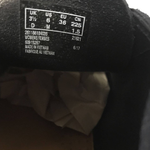 Clarks Women's Size 6 M Desert Boots, Dark Navy Suede - Picture 6 of 7